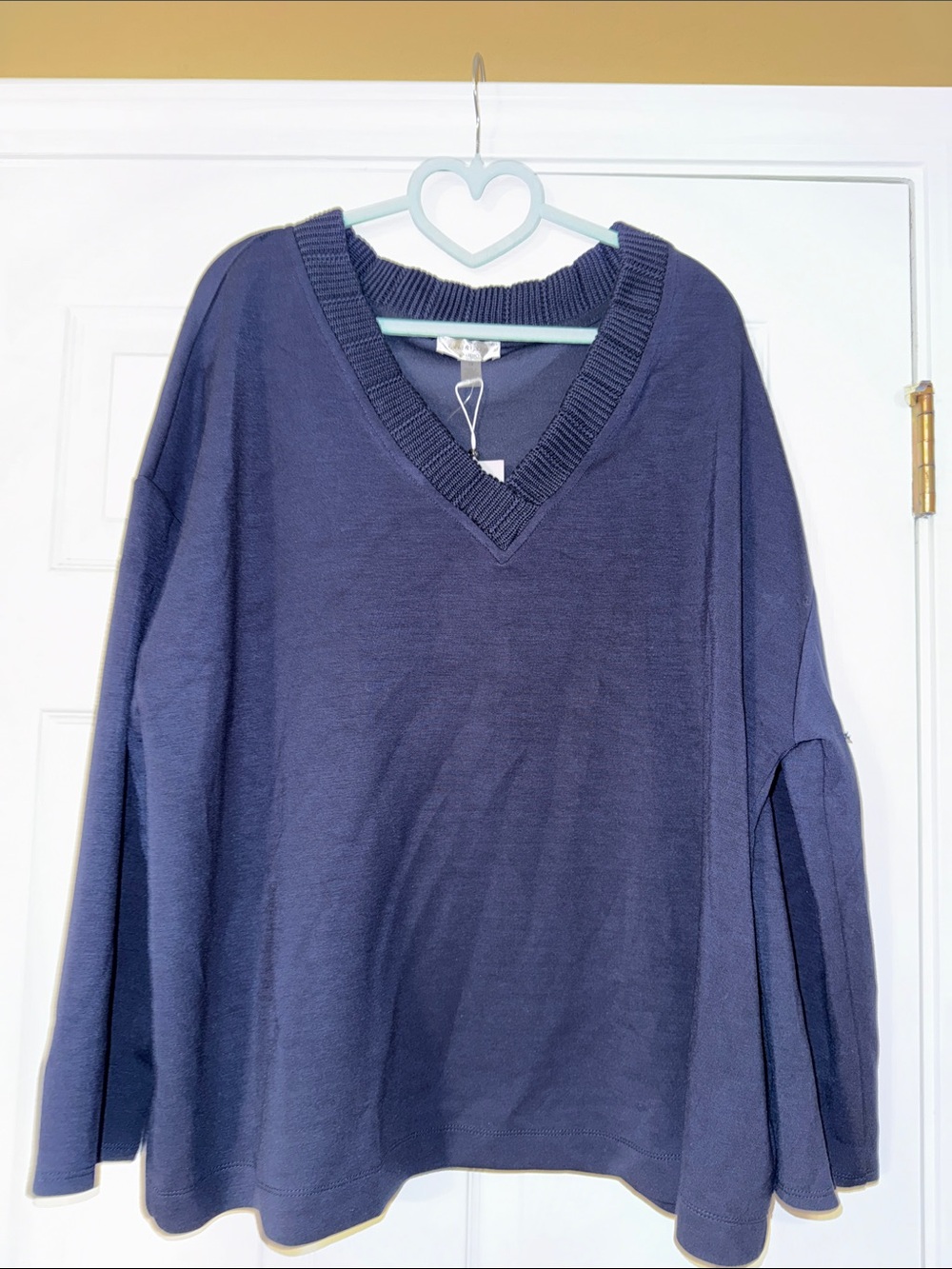 Women’s V-Neck Cable and Gauge Shirt in Navy Blue 2x
